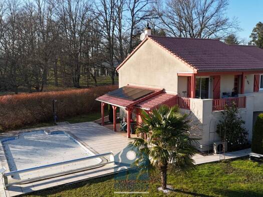 Maison à vendre 325 000 € 5 pièces 3 chambres 117 m² 1 352 m² de terrain Bellerive sur Allier 03700
