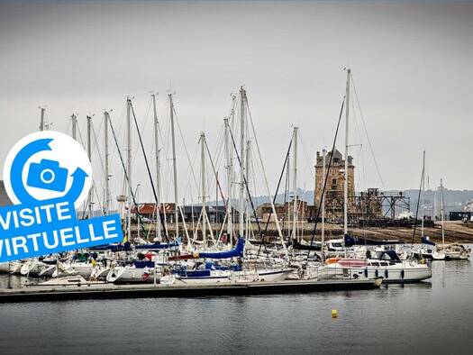 Bar / Café à vendre Fonds de commerce 393 520 € 241 m² d'espace de restauration Camaret-sur-Mer 29570