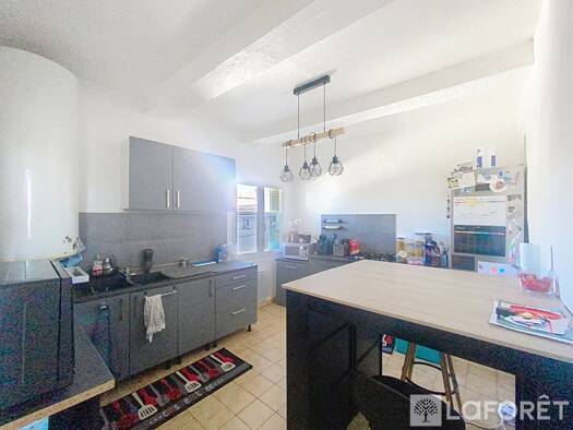 Appartement à louer 576 € 3 pièces 2 chambres 62 m² Étage 1/2 Piolenc 84420