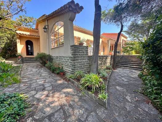 Villa à vendre 830 000 € 6 pièces 4 chambres 191 m² 1 995 m² de terrain Valbertrand Toulon 83200