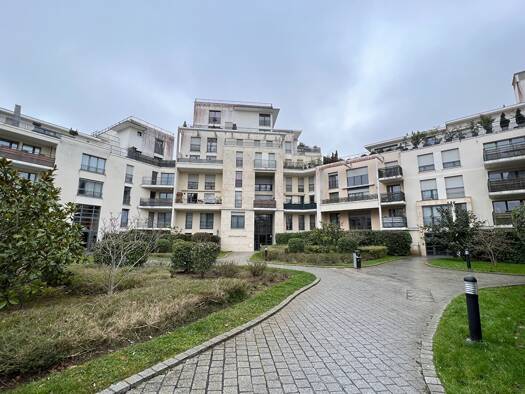 Parking à vendre 11 000 € Nouveaux Horizons-Coudrays Élancourt 78990