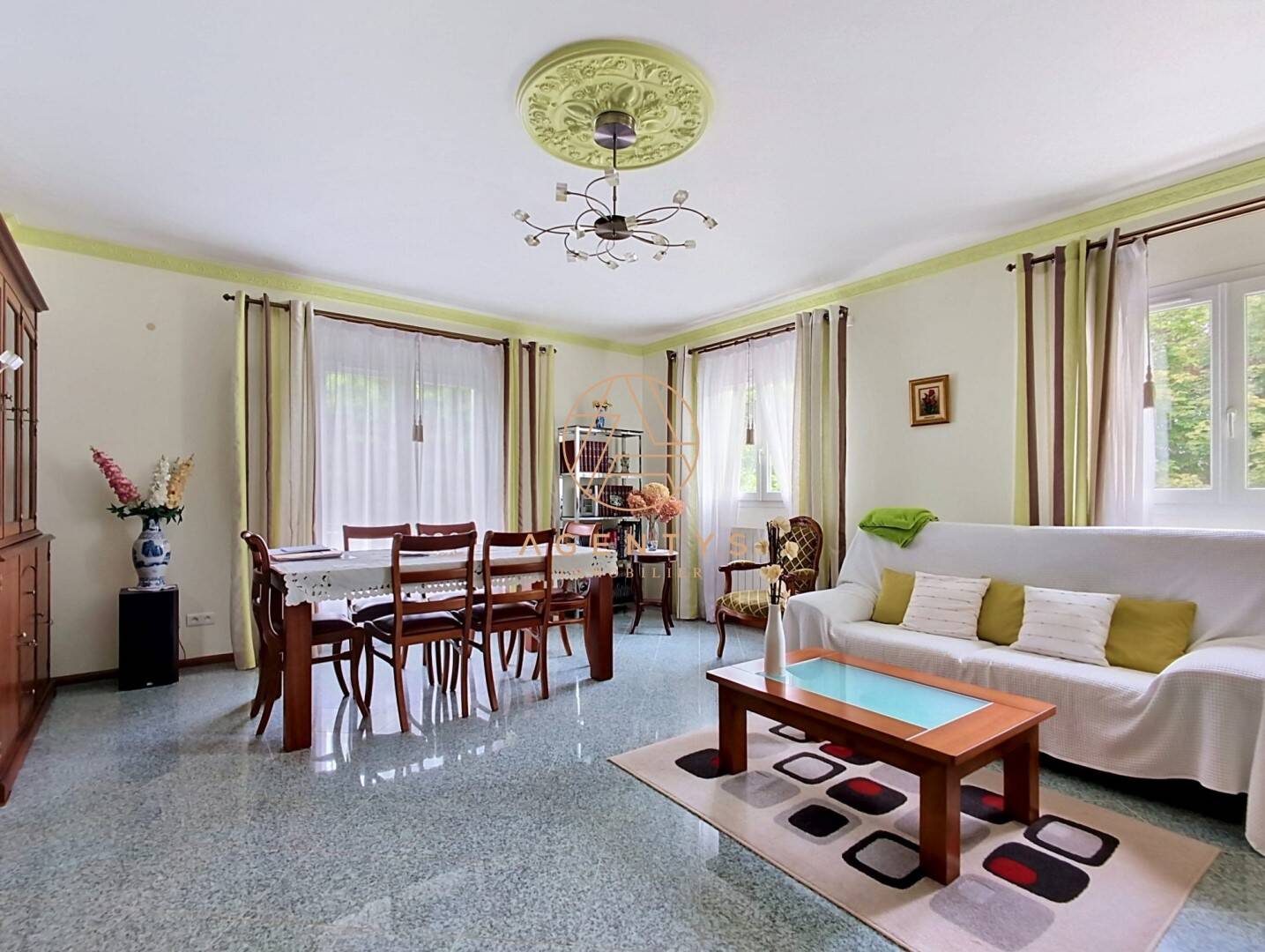 Maison à vendre, 118m², SAINT MAUR DES FOSSES