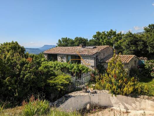 Maison à vendre 360 000 € 4 pièces 1 chambre 74 m² 879 m² de terrain Bourdeaux 26460