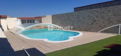 Maison à vendre 399 000 € 10 pièces 5 chambres 214 m² 3 490 m² de terrain Corme Ecluse 17600
