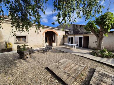 Maison à vendre 198 000 € 5 pièces 2 chambres 213 m² 3 285 m² de terrain Pellegrue 33790