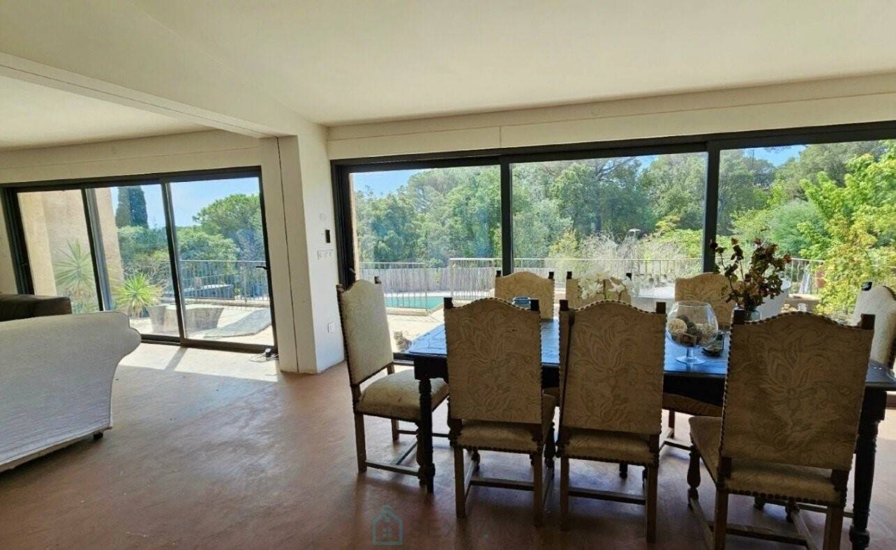 Maison à vendre, 270m², GRIMAUD