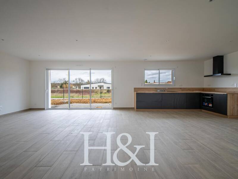 Maison à louer, 142m², NEUVILLE DE POITOU