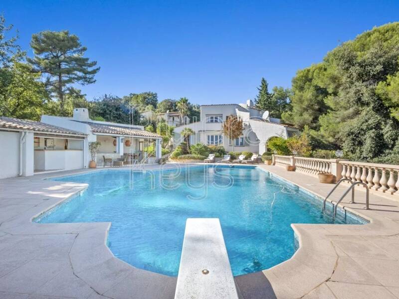 Maison à vendre, 227m², TOURRETTES SUR LOUP