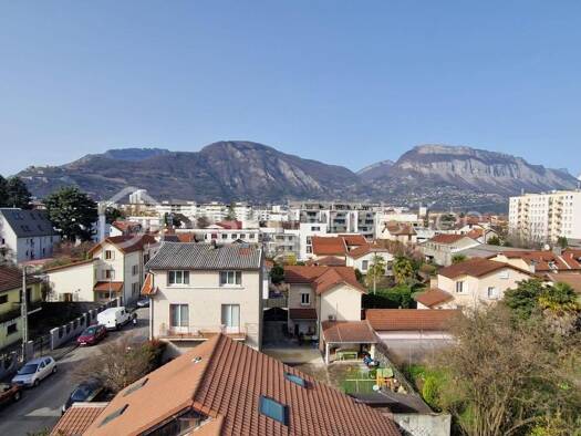 Appartement à vendre 145 000 € 5 pièces 3 chambres 85,53 m² Étage 4/4 Abbaye Grenoble 38100