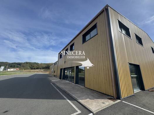 Local commercial à vendre 3 640 000 € 10 102 m² de surface de vente Périgueux 24000