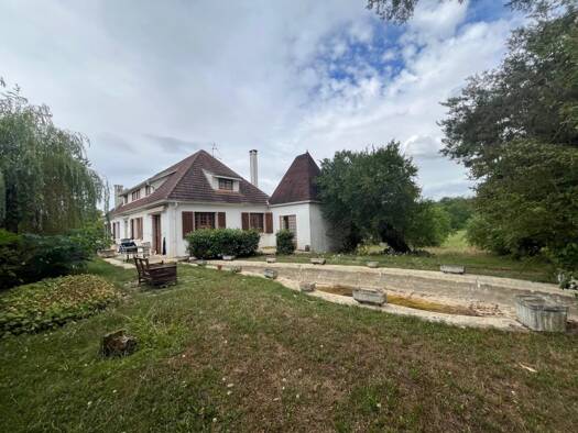 Maison à vendre 178 000 € 8 pièces 5 chambres 193 m² 3 717 m² de terrain Montagney 70140