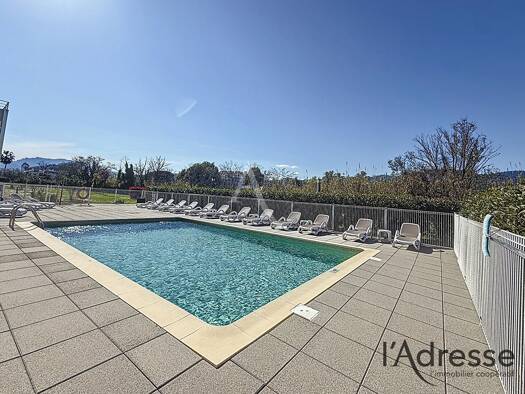 Appartement à vendre 96 000 € 1 pièce 22 m² 2 étages Cannes Marina-La Roubine Mandelieu la Napoule 06210