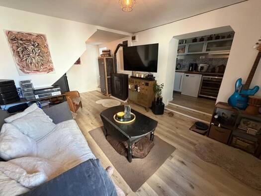 Maison de ville à vendre 220 000 € 4 pièces 2 chambres 70 m² 337 m² de terrain Chavanoz 38230