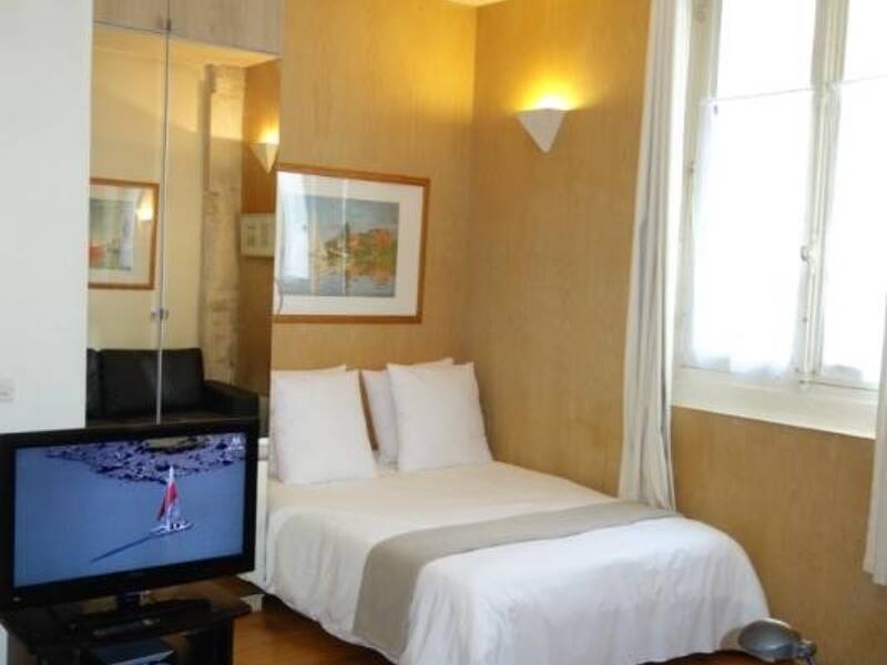 Maison à louer, 24m², PARIS 15E