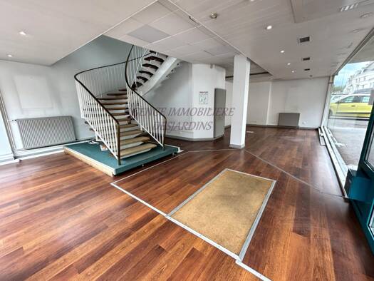 Local commercial à louer 3 125 € 207 m² de surface de vente Vernon 27200