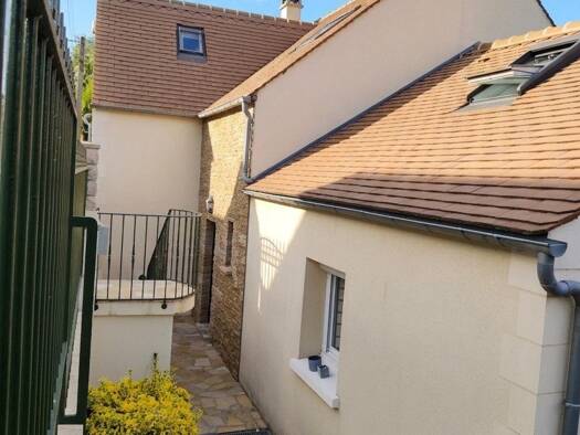 Maison à vendre 435 000 € 7 pièces 3 chambres 140 m² 372 m² de terrain Pontoise 95000