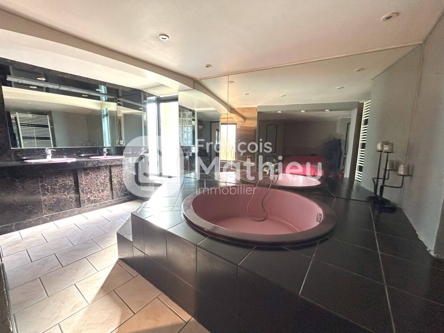 Maison à vendre, 310m², SAINT TRIVIER SUR MOIGNANS
