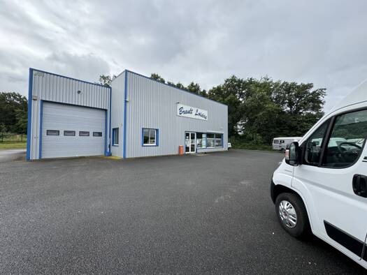 Garage / Station-Service à vendre 442 800 € 280 m² de surface de vente Chasseneuil-sur-Bonnieure 16260