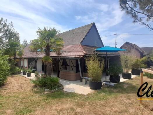 Maison à vendre 230 000 € 6 pièces 3 chambres 132 m² 4 995 m² de terrain Saint-Bonnet-en-Bresse 71310