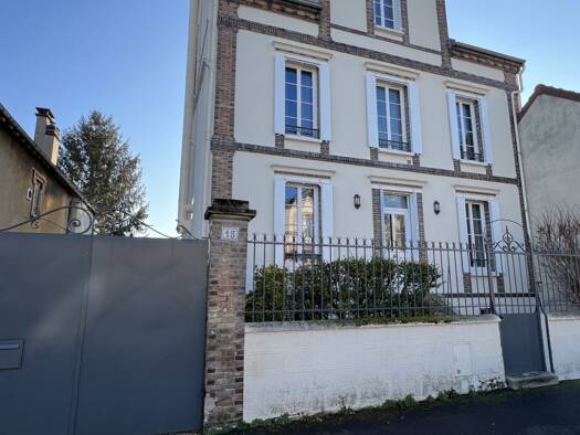Maison à vendre 449 280 € 6 pièces 5 chambres 180 m² 638 m² de terrain Sens 89100