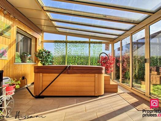 Maison de plain-pied à vendre 395 000 € 6 pièces 3 chambres 195 m² 957 m² de terrain Mont-sous-Vaudrey 39380