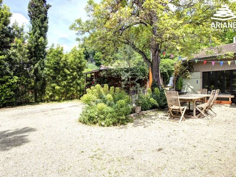 Maison à vendre, 210m², SAINTE FOY LES LYON