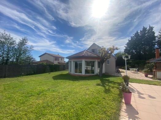 Maison à louer 1 900 € 5 pièces 3 chambres 153,7 m² 845 m² de terrain Montagny 69700