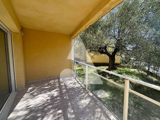 Appartement à vendre 254 000 € 4 pièces 3 chambres 78 m² RDC Centre Ancien Pertuis 84120