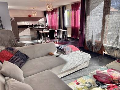 Appartement à vendre 220 000 € 4 pièces 3 chambres 103 m² Étage 1/4 Moutiers 73600