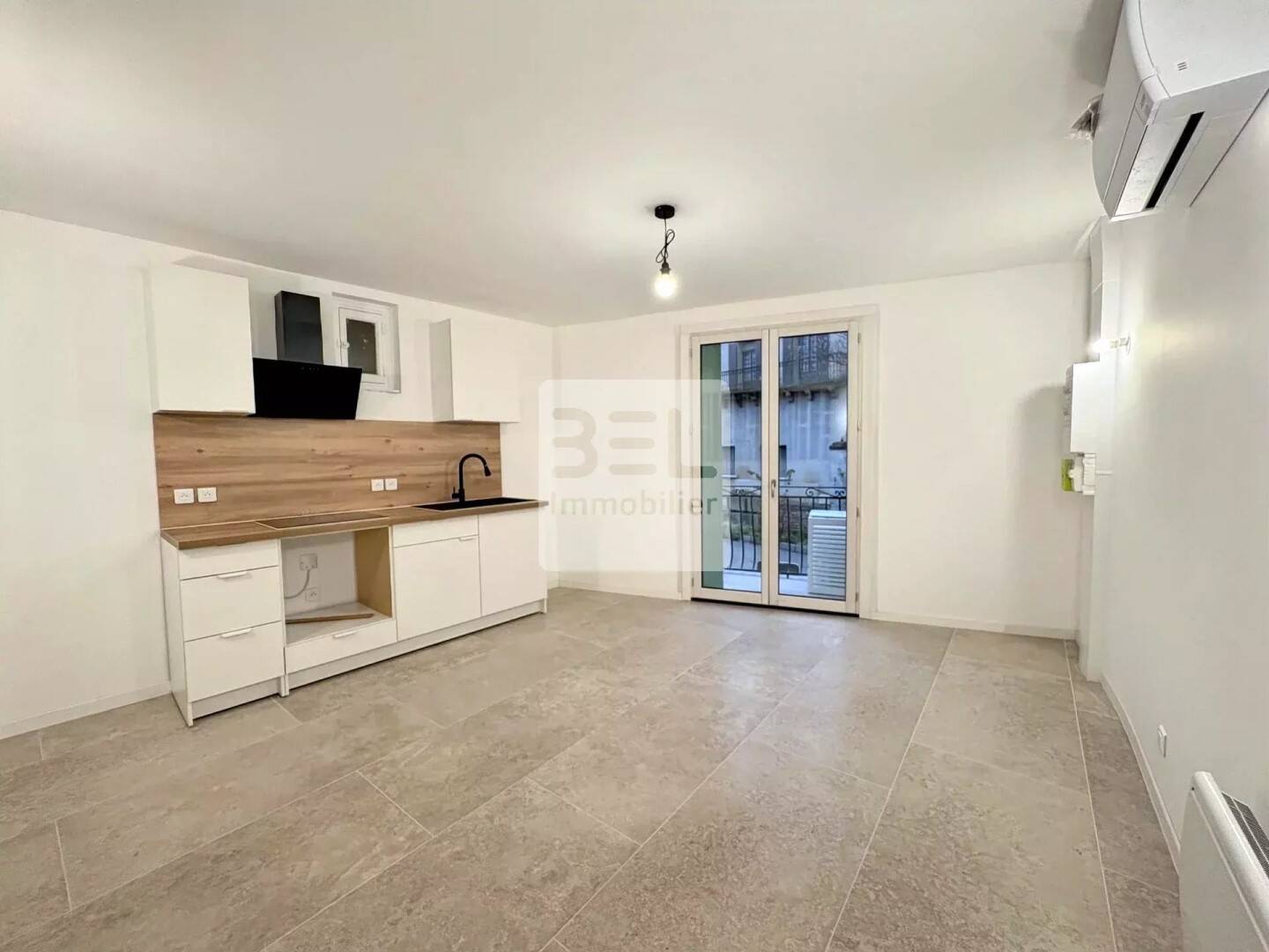 Maison à louer, 33m², SAINT QUENTIN LA POTERIE