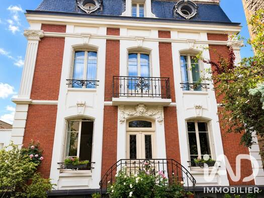 Maison à vendre 825 000 € 13 pièces 8 chambres 300 m² 537 m² de terrain Lecoq Clermont-Ferrand 63000