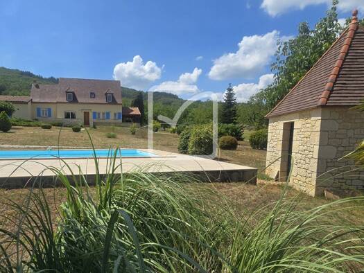 Maison de plain-pied à vendre 333 900 € 7 pièces 4 chambres 155 m² 2 879 m² de terrain Lanzac 46200