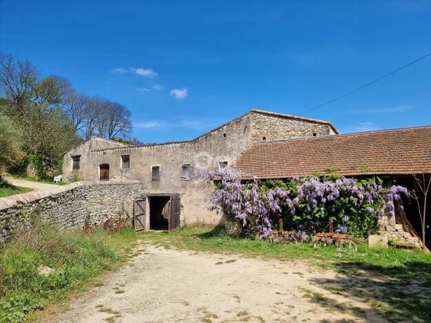 Maison à vendre 212 000 € 23 pièces 14 chambres 923 m² 2 300 m² de terrain Ners 30360