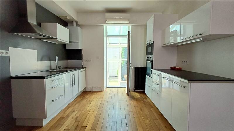 Appartement - RDC - 80m2 - 8 pièces - Non meublé — 1