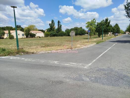 Terrain constructible viabilisé à vendre 144 000 € 2 555 m² de terrain Massac-Séran 81500