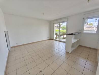 Appartement à louer 666 € 3 pièces 2 chambres 53,2 m² RDC Galgon 33133
