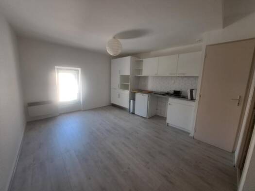 Studio à louer 345 € 1 pièce 20 m² Étage 1/2 Centre Ville Tain-l'Hermitage 26600