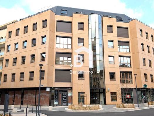 Appartement à vendre 310 000 € 3 pièces 2 chambres 102,7 m² Étage 4/5 Bourgoin-Jallieu 38300