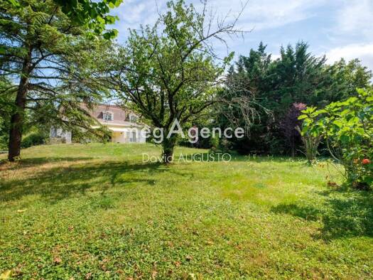 Villa à vendre 875 000 € 6 pièces 5 chambres 180 m² 1 894 m² de terrain Charbonnieres-les-Bains 69260