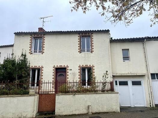 Appartement à vendre 136 500 € 2 pièces 1 chambre 67,71 m² RDC Nord Boulogne-Nord Bourg Saint-Philbert-de-Grand-Lieu 44310