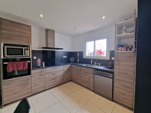 Maison de plain-pied à louer 1 191 € 4 pièces 3 chambres 90 m² 150 m² de terrain Montblanc 34290