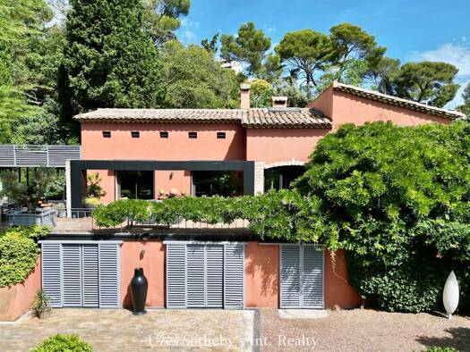 Maison à vendre - Neuf 1 450 000 € 10 pièces 5 chambres 330 m² 1 899 m² de terrain Villeneuve les Avignon 30400