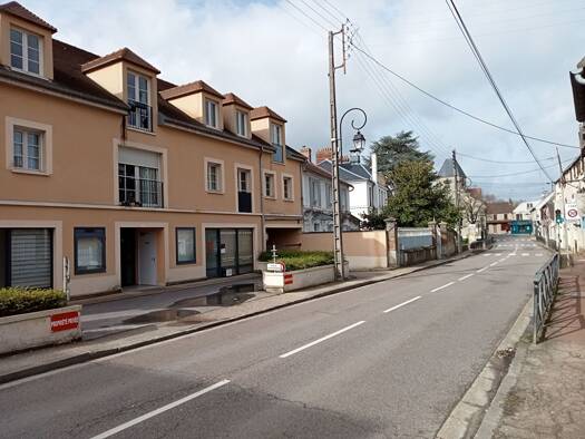 Local d'activités à louer 1 065 € 38 m² d'espace de stockage Le Bourg et le Hameaux Beynes 78650