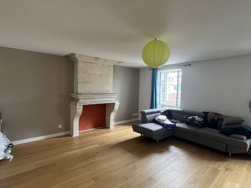 Maison à louer, 49m², SAINTES