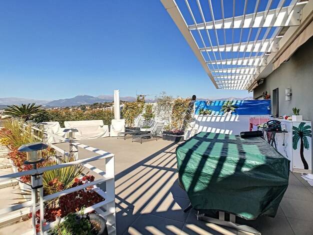 Appartement à louer 3 035 € 4 pièces 3 chambres 107,3 m² Hippodrome-Kennedy Cagnes-sur-Mer 06800