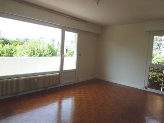 Appartement à louer 705 € 3 pièces 1 chambre 63 m² 3 étages Laurier-Merande Chambery 73000