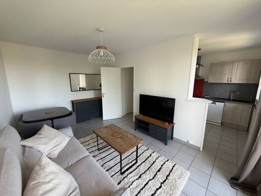 Appartement à louer 790 € 3 pièces 2 chambres 53 m² Étage 3/5 Chartreux Troyes 10000