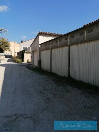 Garage/Stationnement à louer 97 € 10 m² Ganteaume Aubagne 13400
