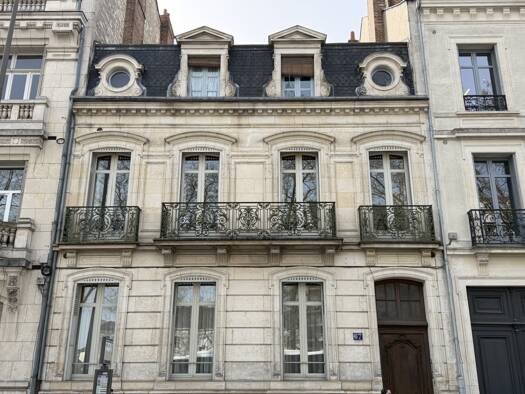 Maison à vendre 875 000 € 11 pièces 6 chambres 420 m² disponible dès maintenant Orléans 45000
