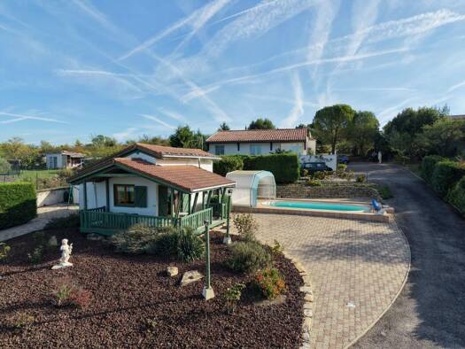 Maison à vendre 299 000 € 5 pièces 3 chambres 120 m² 2 187 m² de terrain Villeneuve-de-Berg 07170